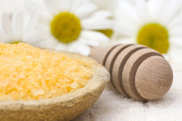 bath salt with honey and chamomile