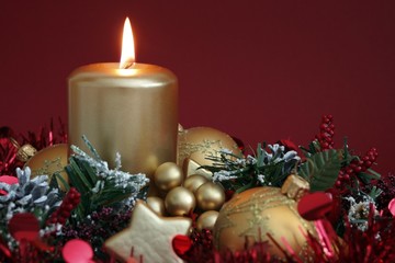 rot-goldener Weihnachtskranz