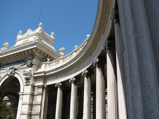 palais et colonnes