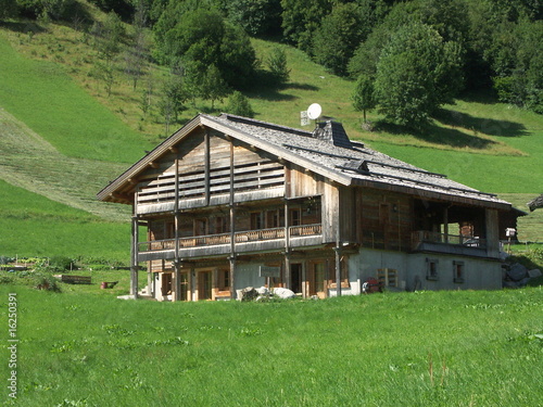 Chalet traditionnel en haute savoie" photo libre de droits sur la ... Créatif Savoyard chalet