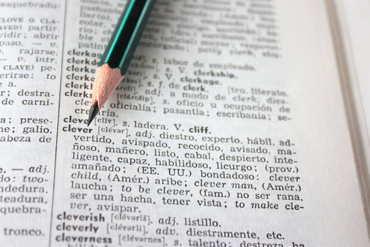 'clever' word in English-Spanish dictionary
