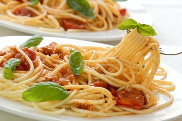 Fork with pasta and basil