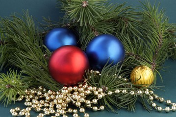 Fototapeta na wymiar Christmas tree and some tinsels