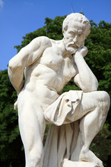 Obraz premium White, Marble statue in the Luxembourg Gardens, Paris, France