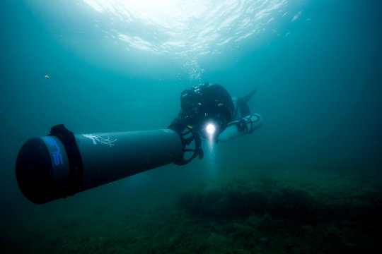 Scooter diving