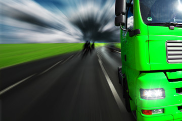 Grüner LKW