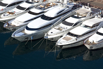 Yachten im Hafen Port de Fontvieille von Monaco