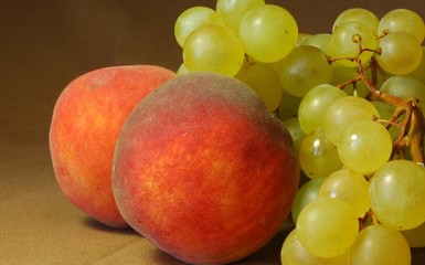 Raisin blanc et pêches