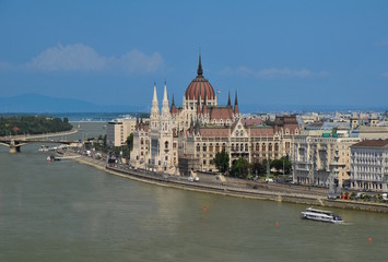Fototapeta na wymiar Budapest Parlament am Donau