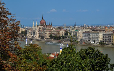 Fototapeta premium Budapest Parlament am Donau
