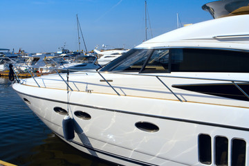 Fototapeta premium luxurious white yacht