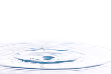 Fototapeta na wymiar Clean water and water bubbles in blue