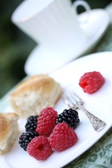 himbeeren und brombeeren zum frühstück