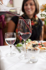 rotwein einschenken