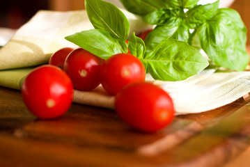 Cherry tomatoes with basil