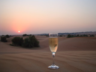 coucher de soleil avec champagne