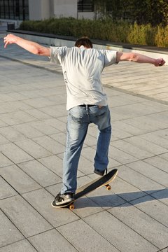 skateboarder en levitation