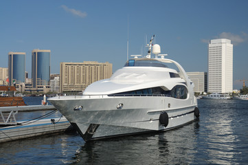 Naklejka premium Luxury Yacht at Dubai Creek. United Arab Emirates