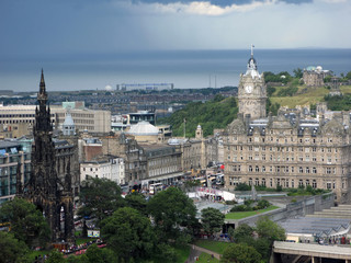 Aerial view of Edinburgh from the famous Edinburgh castle.
