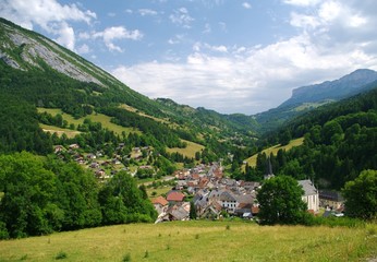 Fototapeta na wymiar miejscowości Saint Pierre d'Entremont - francuskich Alpach