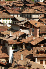 Intreccio di tetti a Bagolino