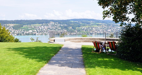 d&eacute;tente aoutienne