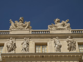 Fototapeta na wymiar Esculturas en el Palacio de Versalles