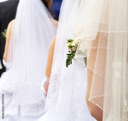 Brides Holding Your Wedding 66