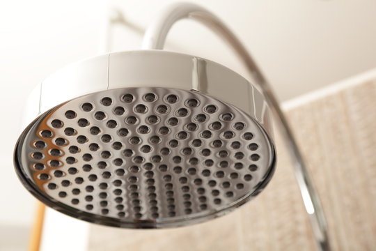 Duschbrause im Badezimmer