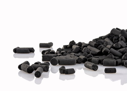 Granul&eacute;s de charbon actif pour aquarium