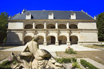 france; charente-maritime; Dampierre-en-Boutonne : château