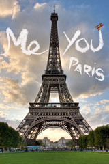 Fototapeta na wymiar Miłość w Paryżu wieży Eiffla Concept Francja - Ty i ja