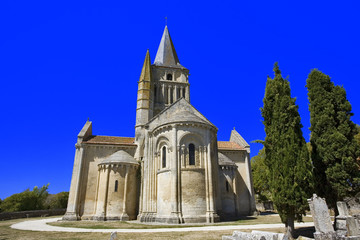 france; charente-maritime; Aulnay : église st pierre