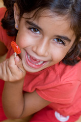 bambina con il lecca lecca