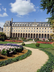 Obraz premium dans les allées du Palais