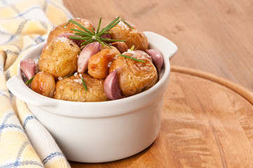 Potatoes With Garlic & Rosemary