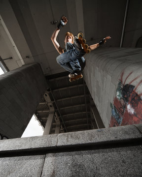 Jumping rollerskater