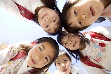 Fotobehang 小学生たち © Paylessimages