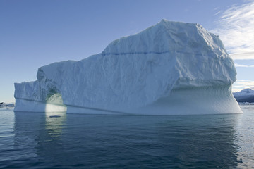Fototapeta na wymiar Góra lodowa
