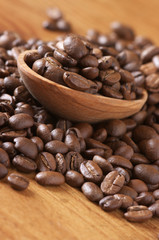 Fototapeta premium Coffee beans and spoon
