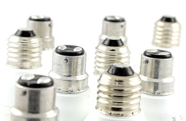 des culots d'ampoules électriques