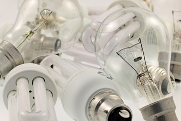des ampoules électriques