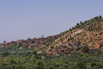 Obraz premium paysage de montagne de la vallée d'Ourika - Maroc.