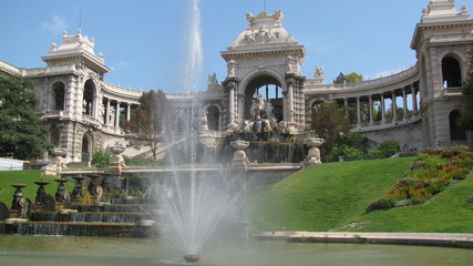 Fototapeta premium palais et fontaine
