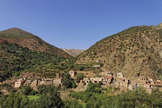 paysage de montagne de la vall&eacute;e d'Ourika - Maroc.