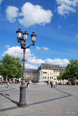 Lampadère sur une place au Luxembourg