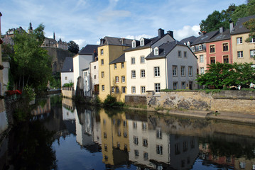 Fototapeta na wymiar W starym Luksemburgu