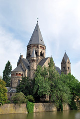Fototapeta na wymiar Le Temple Neuf de Metz sur la Mozelle