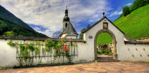 Fototapeta premium Famous landmark Ramsau in Berchtesgaden - Bavaria / Germany