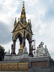 Fototapeta na wymiar Książę Albert pomnik w Hyde Park w Londynie